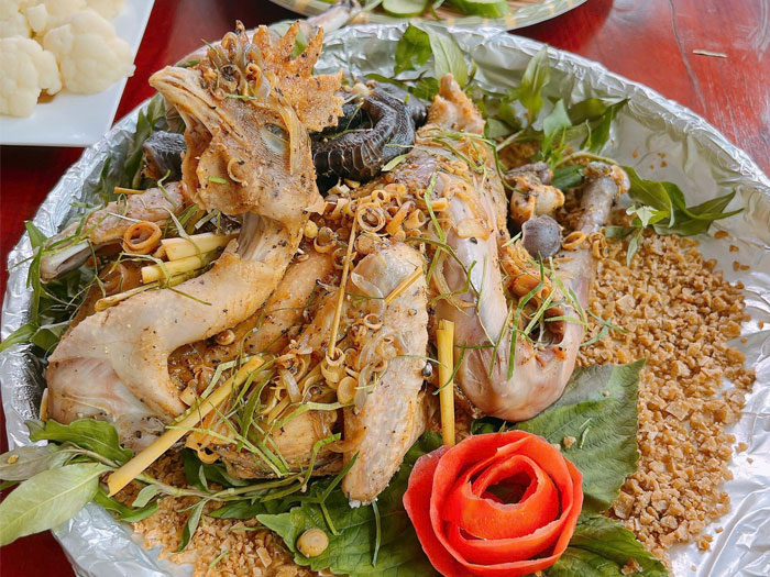 Gà ta rang muối