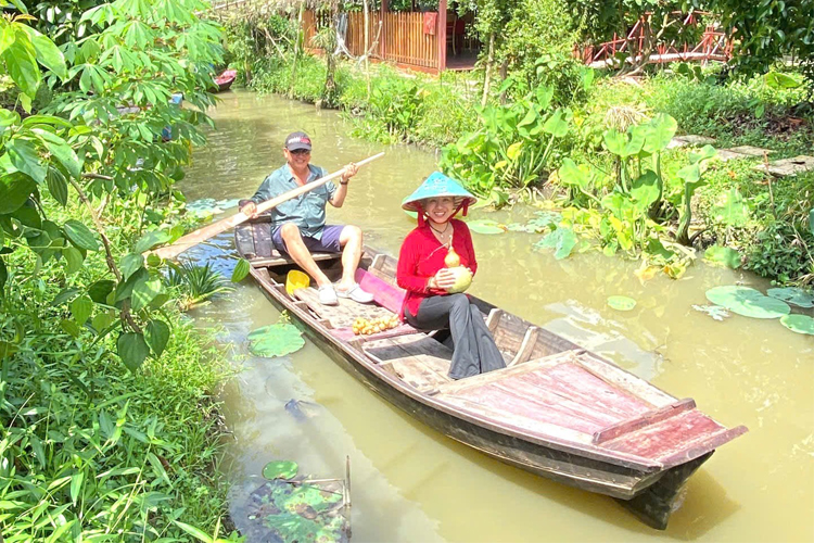 Chụp ảnh cùng sông nước hữu tình